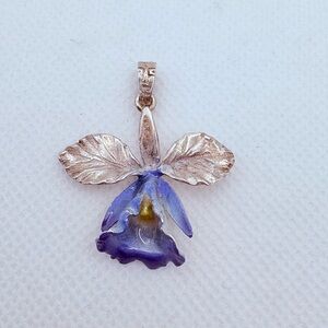 Sterling Silver Blue Purple Orchid Pendant Beautiful Enamel Details 3.7 Gm 1.5”